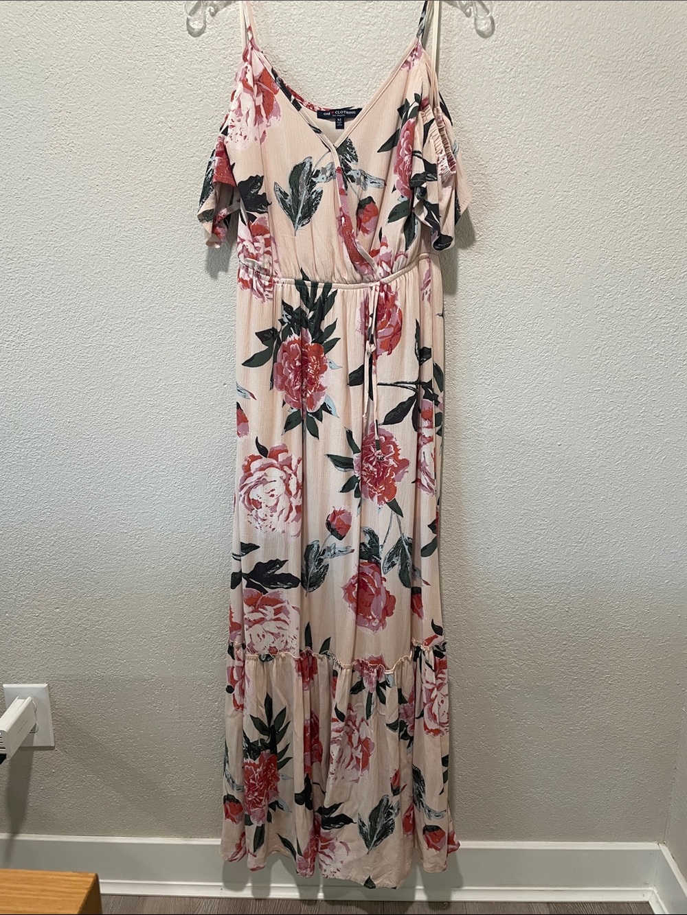 Women’s Blush Pink Floral Dress, Medium